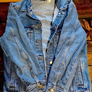 Divided denim jacket
